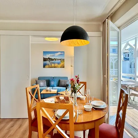 Mit Offener Kueche In Apartment